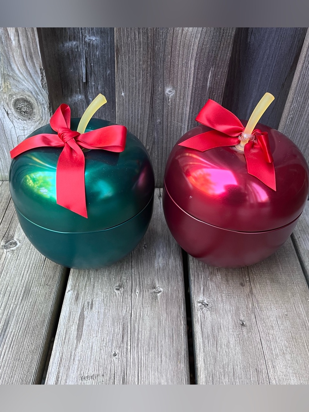 Body Shop Vintage Christmas Apples